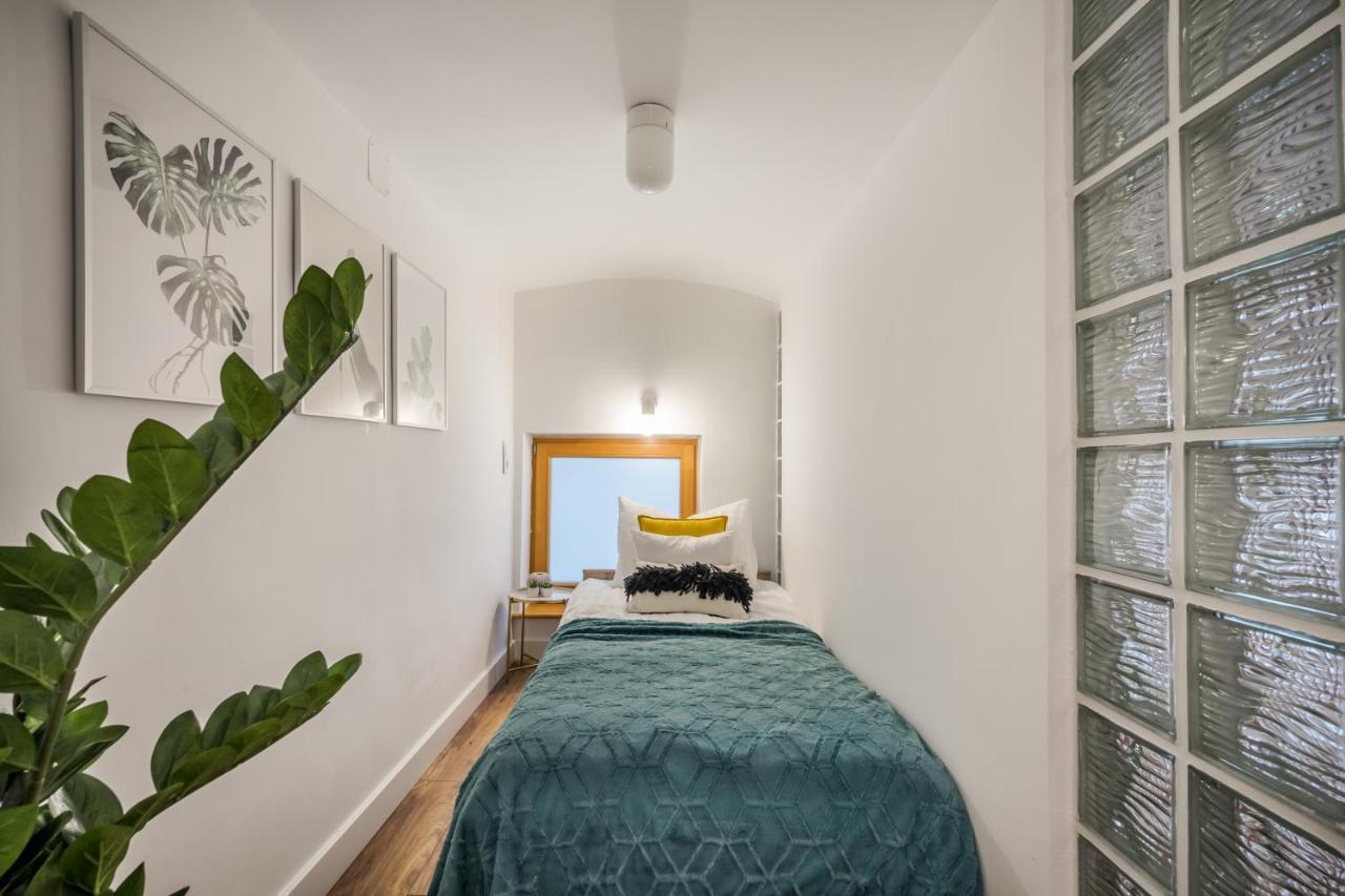 Colorful Designer Home In The Heart Of Budapest Extérieur photo
